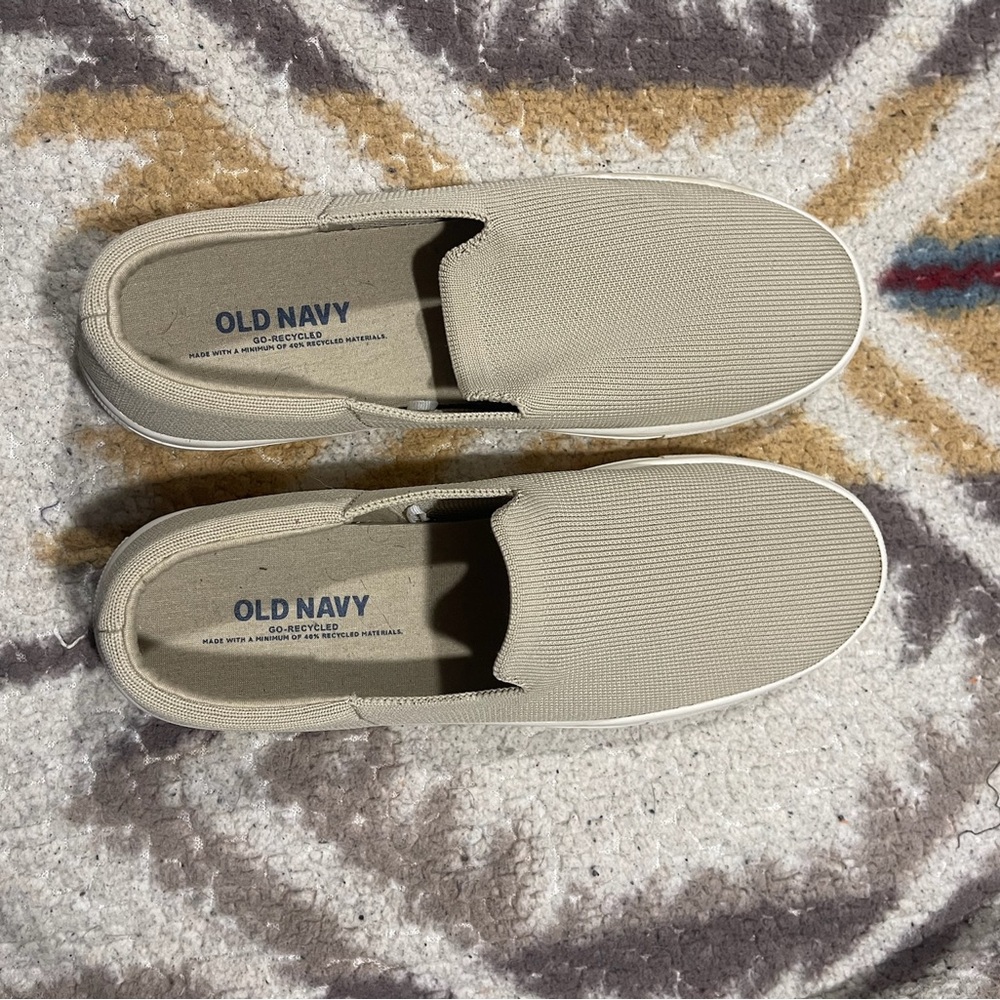 Old Navy Women's Tan Slip-On Flats